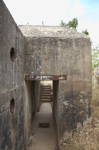 Avant-corps d'accès de la seconde casemate active de 1944 (ouest).