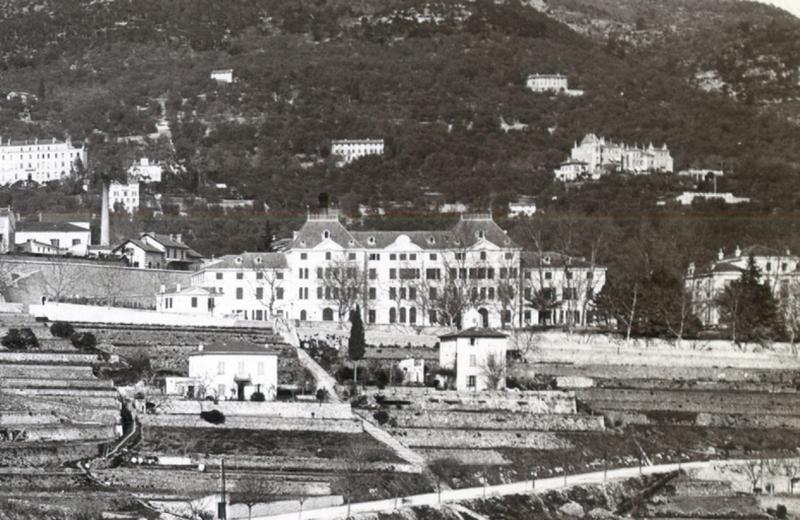 Vue du bâtiment principal de l'usine Chiris.