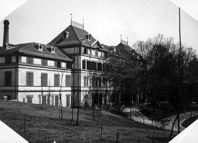Vue du bâtiment principal.
