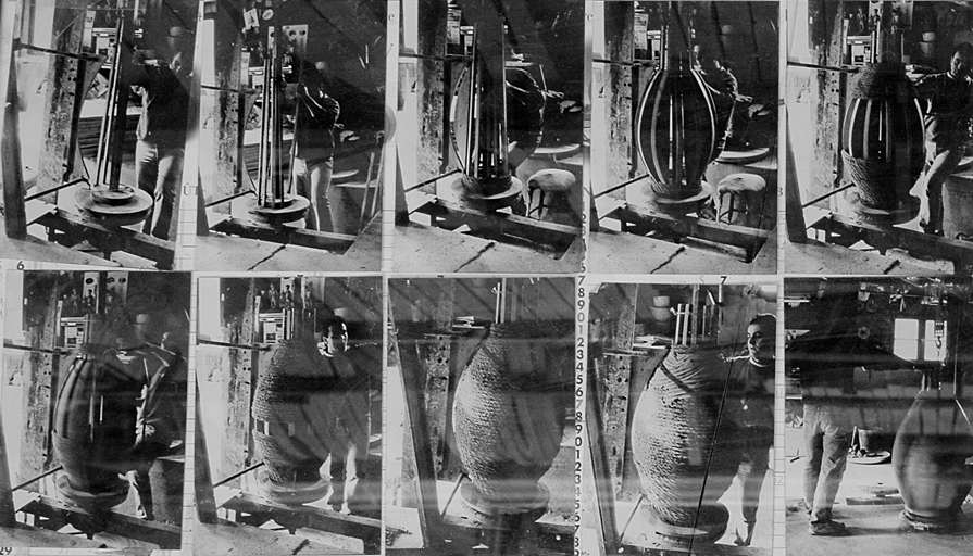 Les différentes étapes de la fabricaiton d'une jarre selon la méthode inventée par René Augé-Laribé.