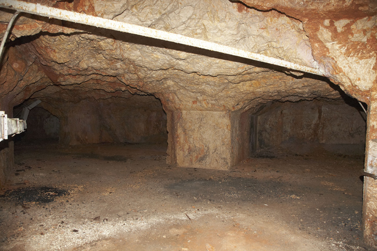 Souterrains en caverne, galerie nord, casemates sans embrasure.