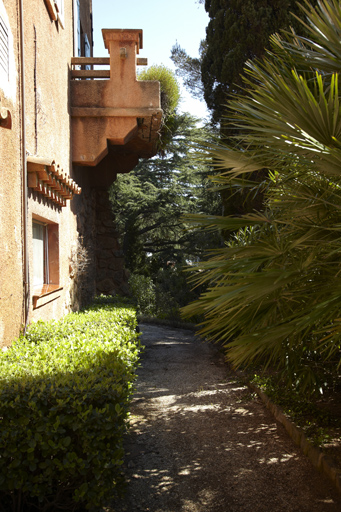 Balcon sur la façade sud-ouest.