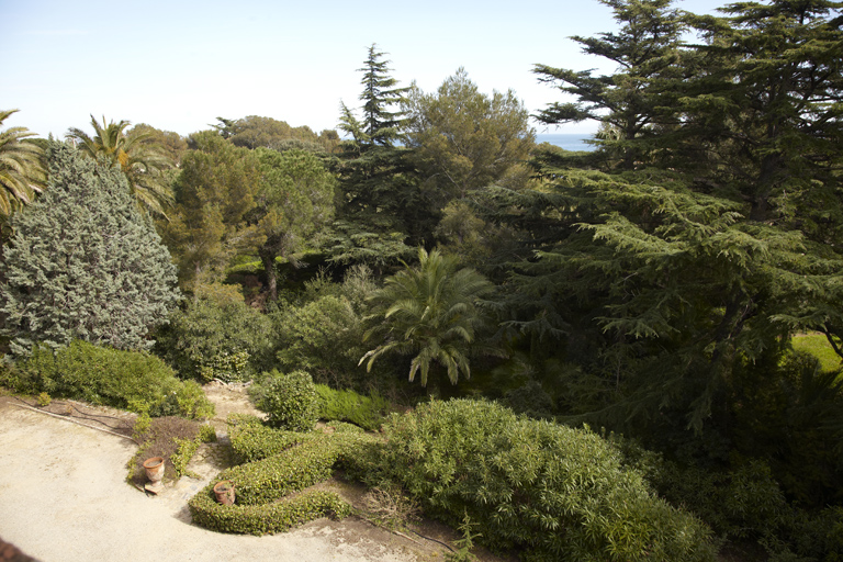 Vue du jardin prise de la loggia du deuxième étage.