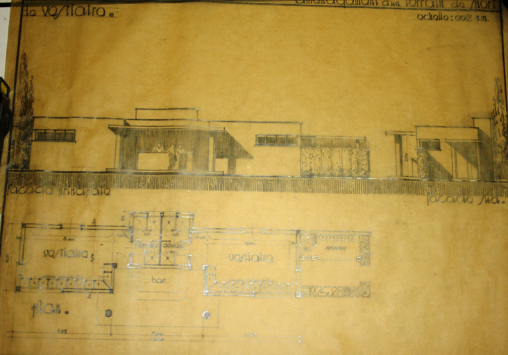 Projet d'aménagement d'un terrain de sport municipal. Le vestiaire. Façade principale. Façade sud. [Dessin au crayon, sur calque, 1935. Archives communales, Sainte-Maxime, non coté.]