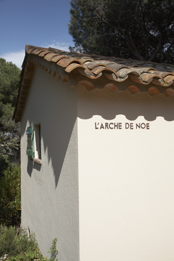 Bâtiment dit L'Arche de Noé. Angle nord-ouest. Détail.