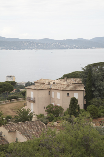 Villa Les Grands Horizons (1er quart 21e siècle ?). Vue de situation prise du sémaphore. Bellevue Nord. Grands-Horizons (boulevard des). 2007 AC 2029.