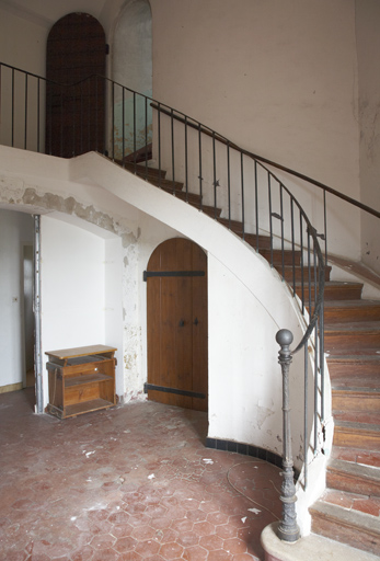 Cage d'escalier.