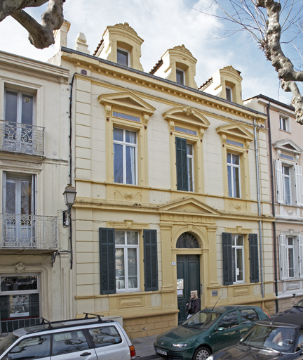 18, place Louis-Blanc