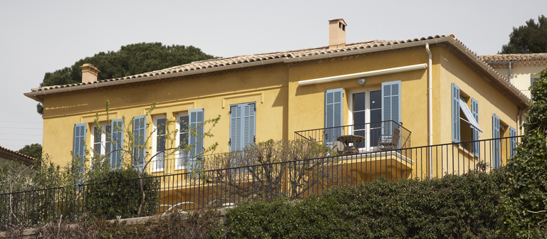 Villa La Benjamine, construite vers 1920. Etage supérieur. Bellevue. Mimosas (boulevard des) 23. 2007 AB 116.