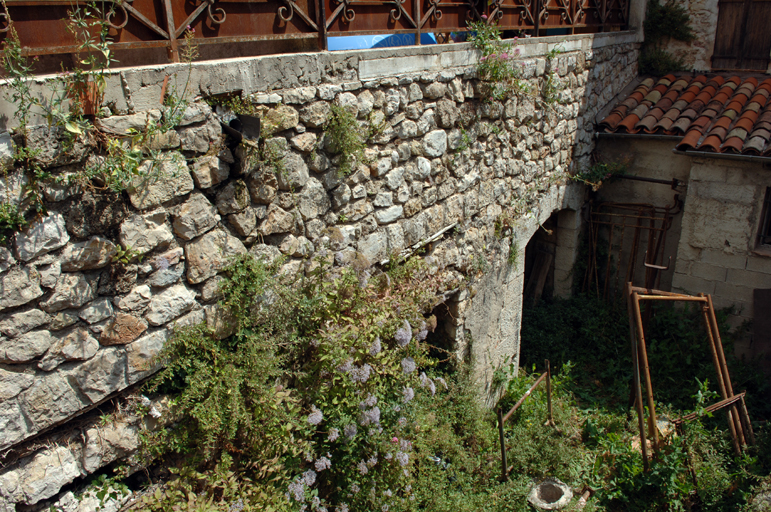 Entrée de la ressence.