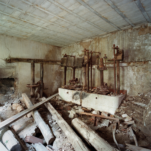 Vue des presses de la ressence, prise du sud-est.