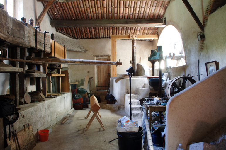 Vue d'ensemble du moulin réhabilité, prise de l'est.