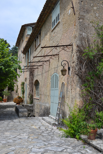 Façade ouest du bâtiment de l'ancien moulin prise du sud.