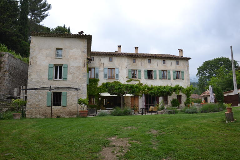Le moulin pris du sud.