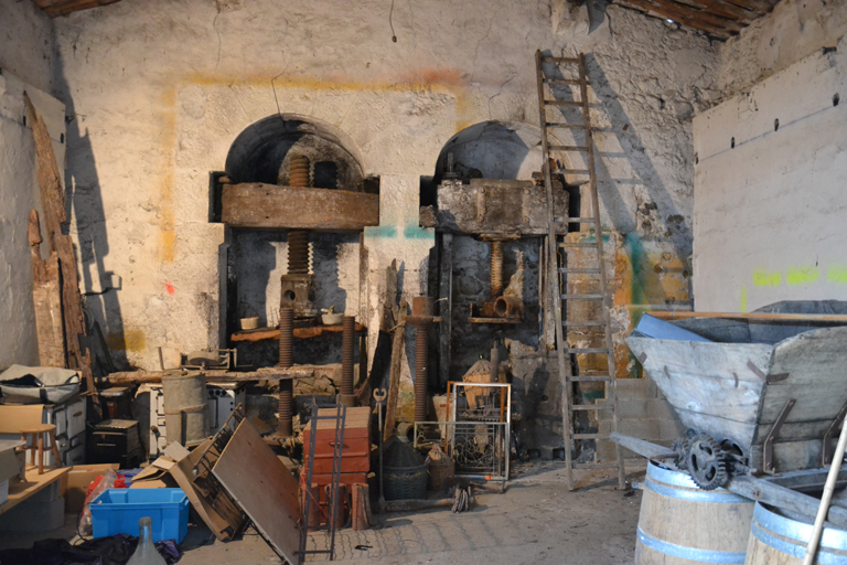 Presses en chapelle de la ressence.