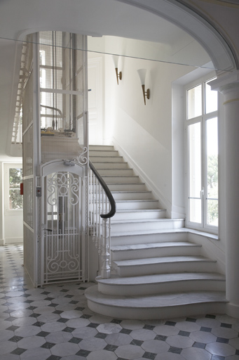 Départ de l'escalier.