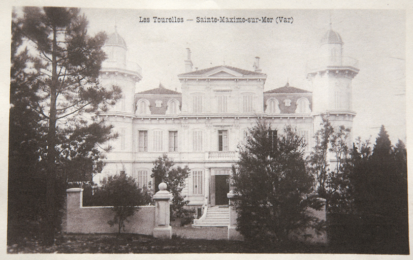 Les Tourelles. Sainte-Maxime-sur-Mer (Var). [Façade antérieure nord. Carte postale, 2e quart 20e siècle.]