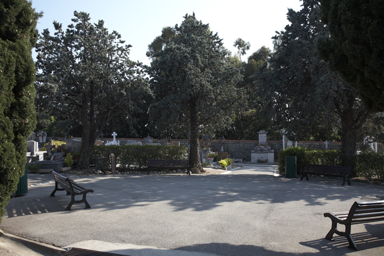Rond point central.