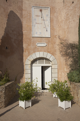 Entrée sur cour de la "poterne" (couloir) vers le bastion 2.