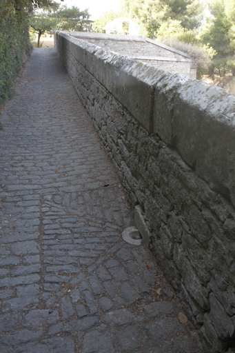 Chemin de ronde de la courtine est.