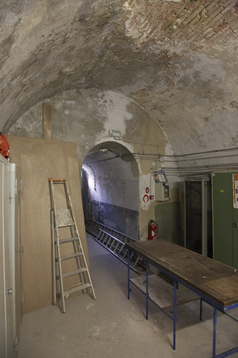 Souterrains du cavalier, casemate nord et sa fenêtre.