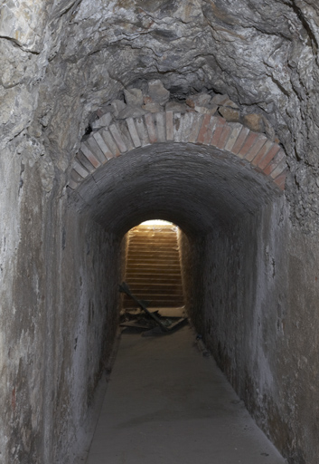 Souterrain-caverne, branche principale vers la sortie.