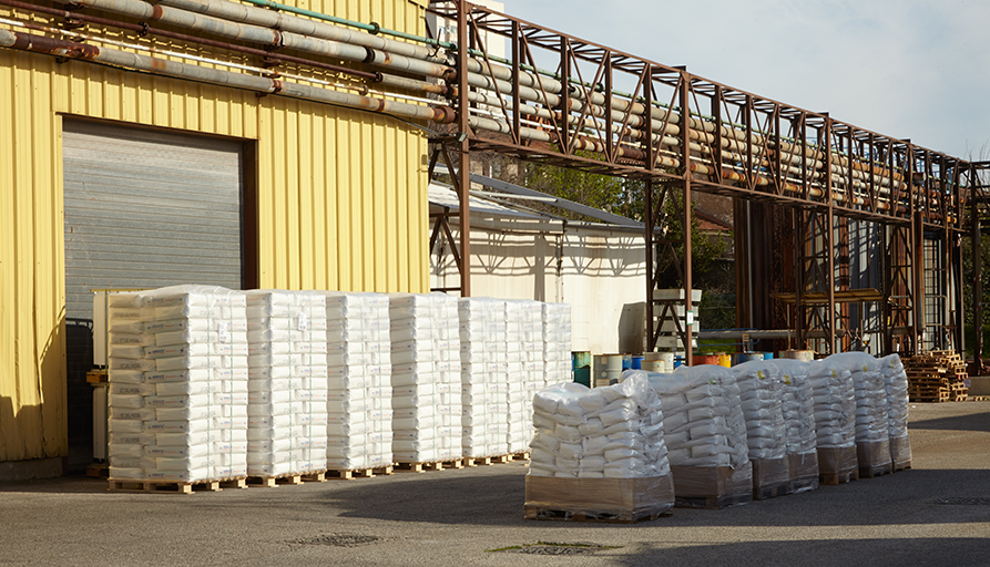 Stockage en plein air.