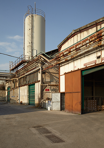 Bâtiments abritant l'unité de production des détergents.