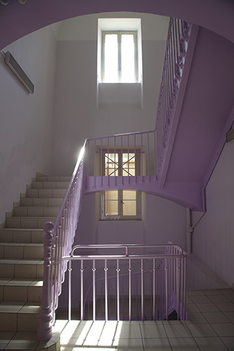 Corps de caserne, escalier secondaire dans la culée ouest.