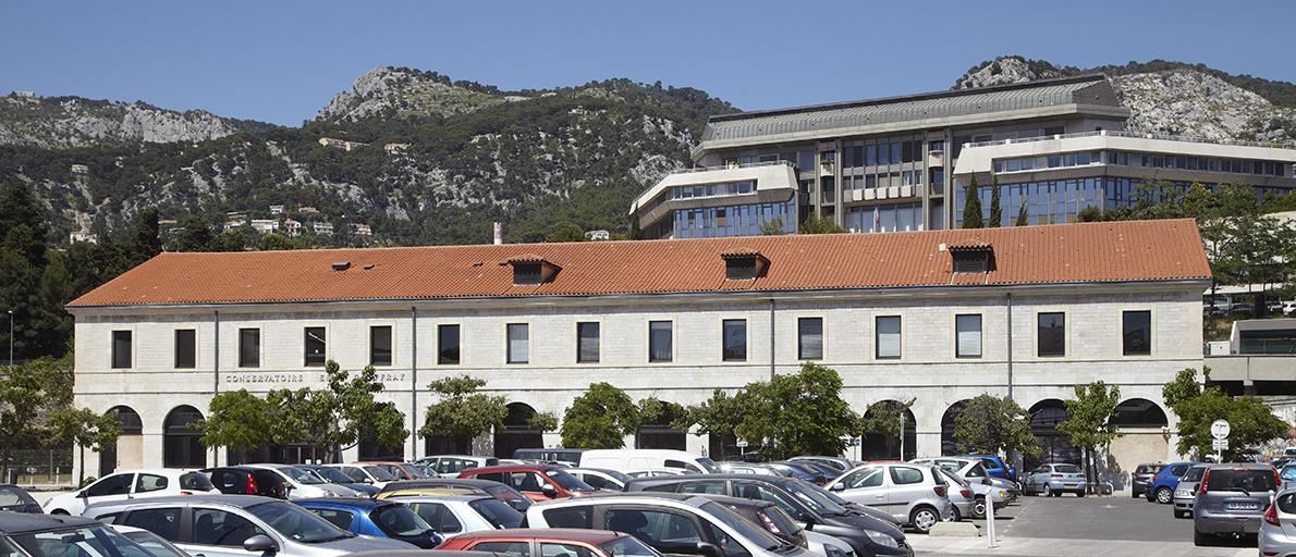 Elévation sur cour du bâtiment nord.
