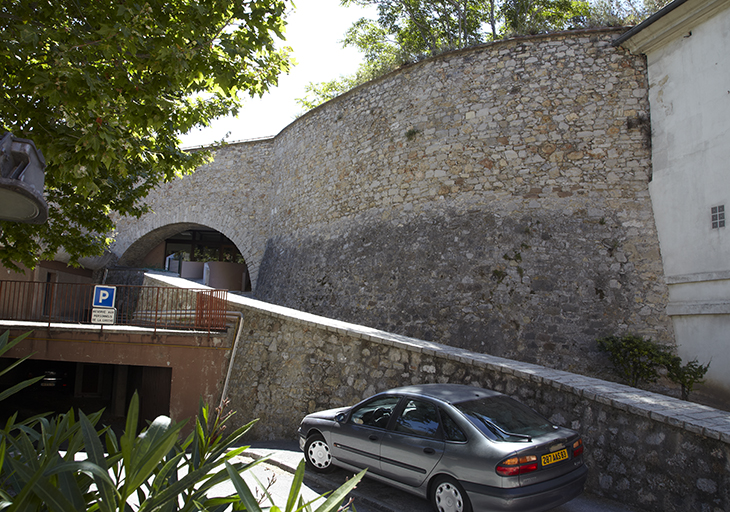 Bastion Saint-Bernard. Petite rampe d'accès à l'ancien chemin de ronde du bastion 7.