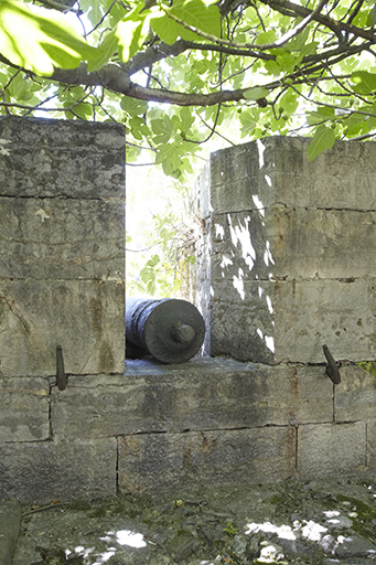 Bastion Saint-Bernard. Détail de l'embrasure de l'orillon du flanc du côté droit du bastion 7 .
