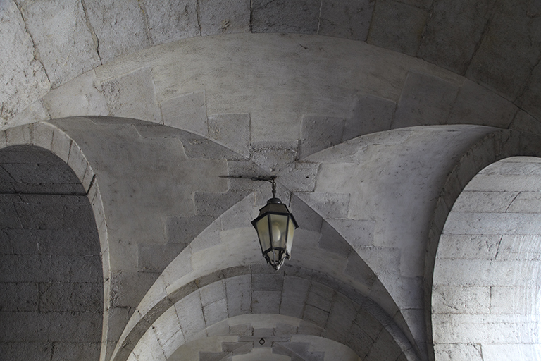 Porte d'Italie. Détail de voûte d'arêtes du porche du pavillon côté ville de la porte d'Italie.