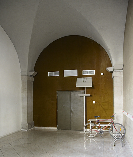 Bâtiment C (anc. Boulangerie), intérieur du rez-de-chaussée voûté, travée de l'entrée