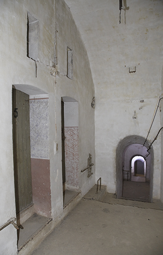 Extension Malbousquet. Intérieur de la galerie d'escarpe à casemates, dans la face droite du bastion 5; avec casemates cloisonnées.