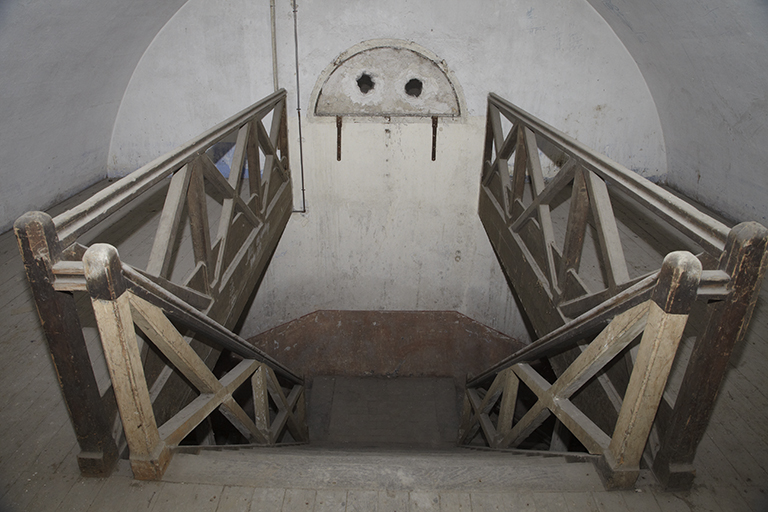 Escalier d'accès aux entresols du casernement casematé de Malbousquet, volée supérieure.