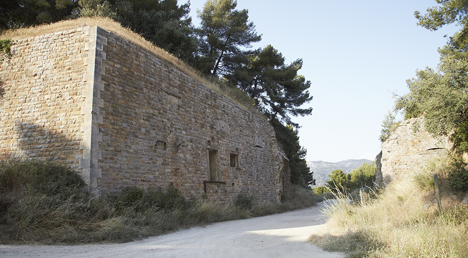 Extension Malbousquet. Front ouest, flanc gauche du bastion 8, avec galerie d'escarpe, et brêche dans la courtine 8-9.