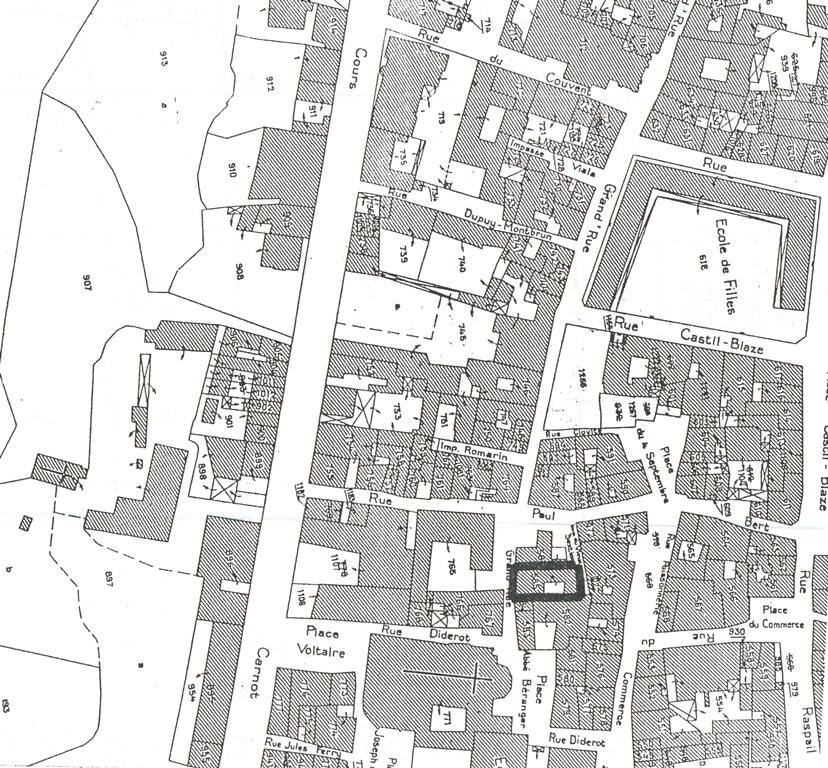 Plan de masse et de situation de la 5e maison d'après le cadastre moderne de 1982, section CK, parcelle 585.