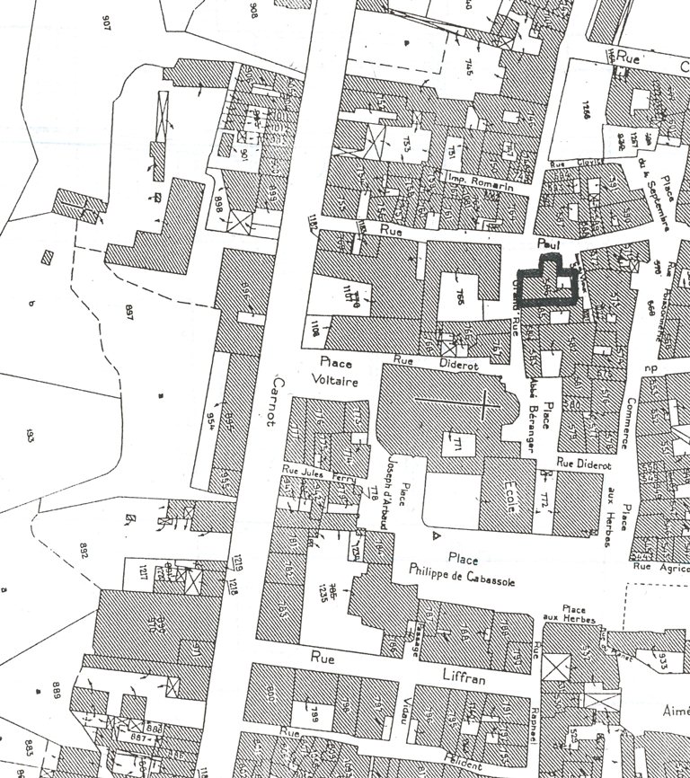 Plan de masse et de situation de la 4e maison d'après le cadastre moderne de 1982, section CK, parcelle 586