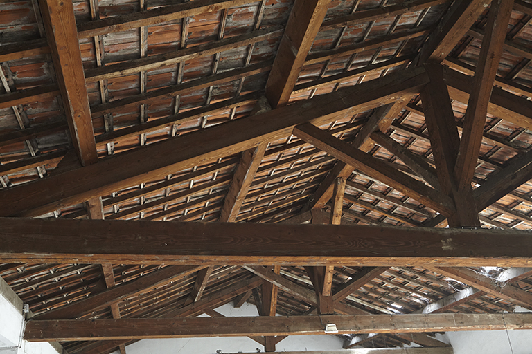 Les bâtiment d'origine : détail de la charpente.