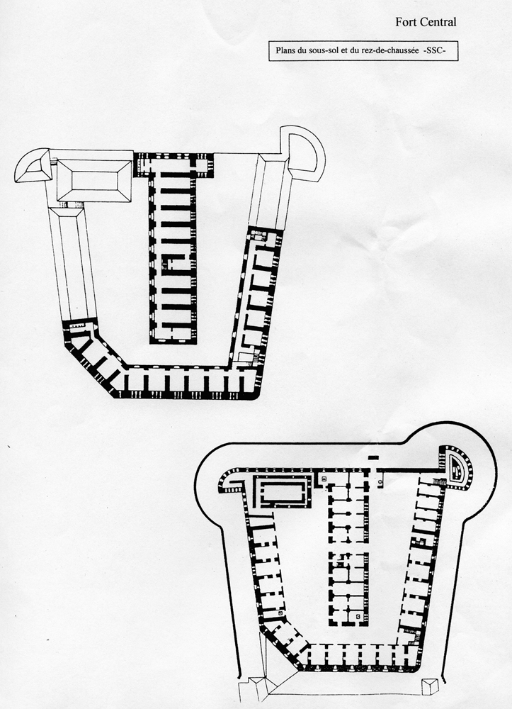 Fascicolo contenente il piano d'insieme [...] del Colle di Tenda [Document contenant le plan d'ensemble [...] du Col de Tende]. Détail : plans du sous-sol et du rez-de-chaussée du fort Central.