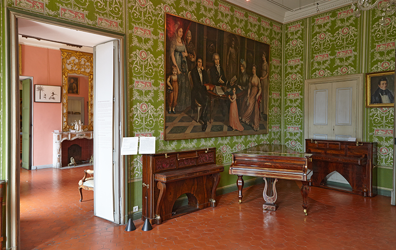 Vue d'une salle du Musée d'art et d'histoire de Provence.