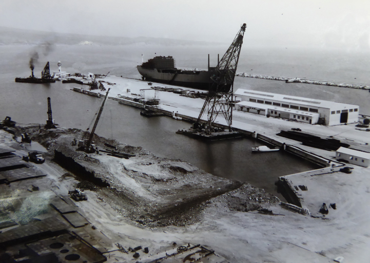 Les travaux de construction de la grande forme en 1968.