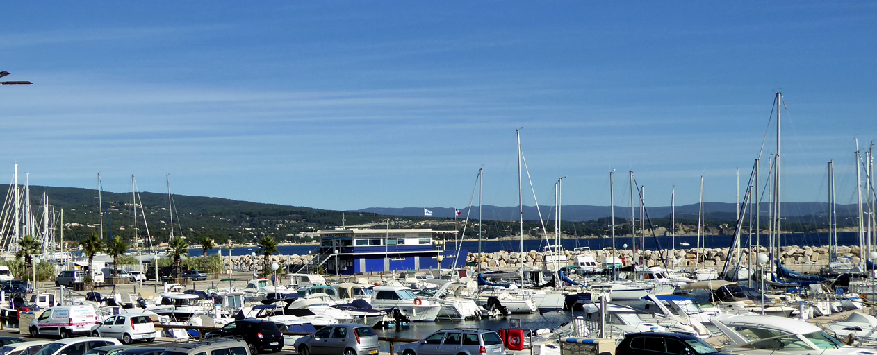 La capitainerie du port de plaisance de La Ciotat.