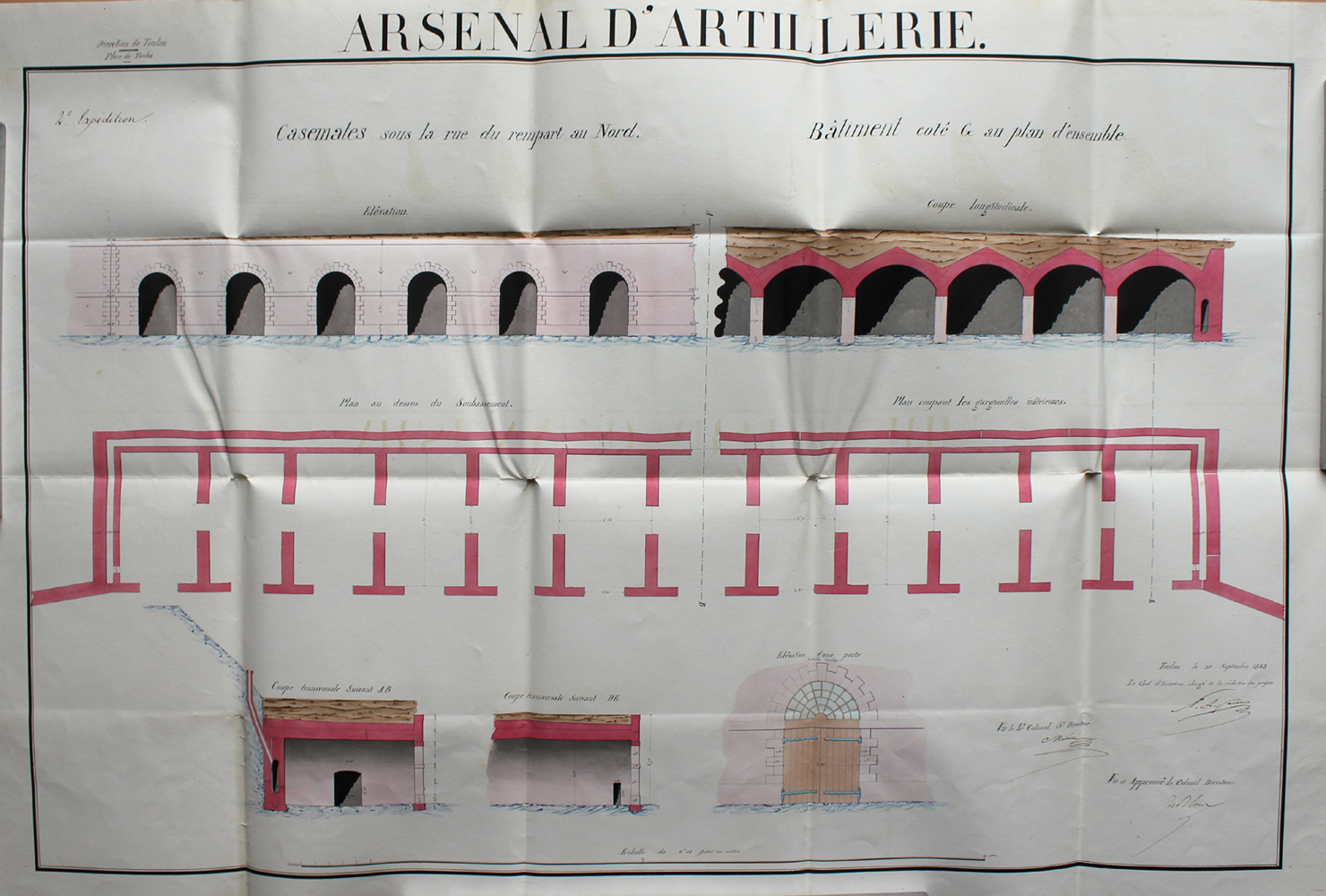 Arsenal d'artillerie. Casemates sous la rue du rempart nord. Bâtiment coté G au plan d'ensemble. [Plan et élévation] 1858