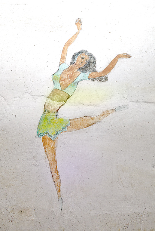 Extension Malbousquet, cellule dans le bastion 5. Peinture murale : danseuse ou acrobate.