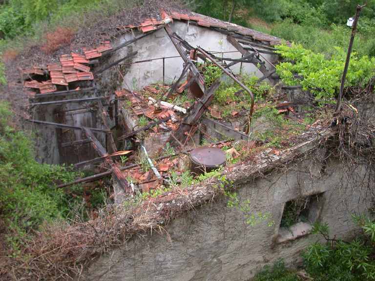La chaufferie en ruine.