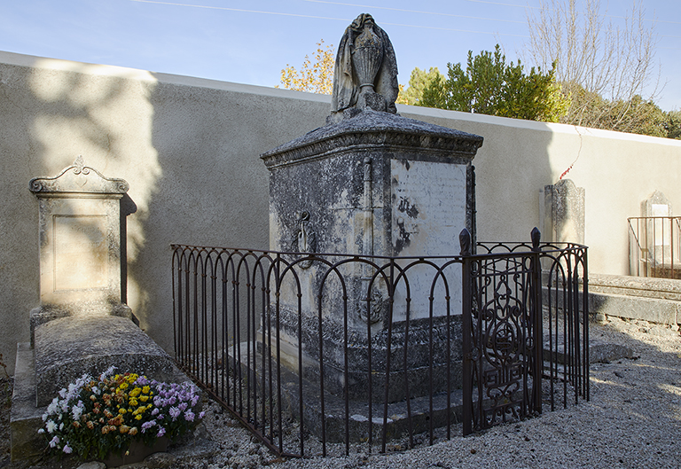 Carré protestant : tombeau d'Honnoré Carron, vue de trois-quarts.