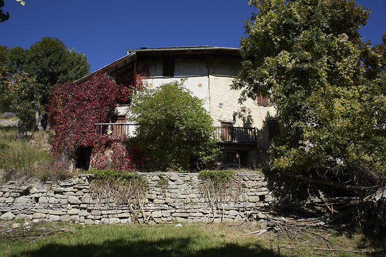Maisons dans la partie ouest de l'écart de la Combe.