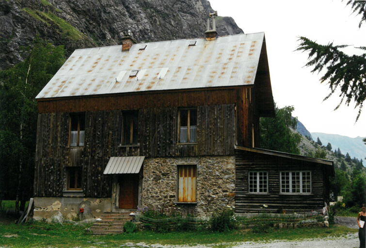 Logement patronal.
